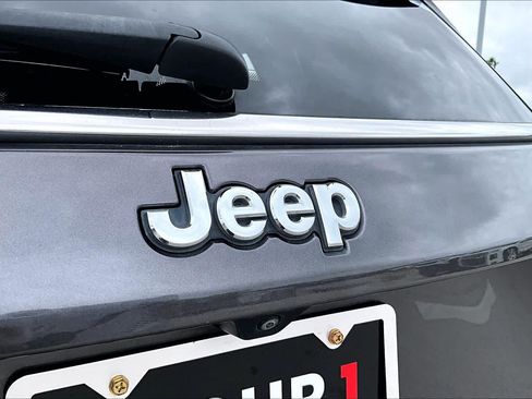 Used 2022 Jeep Compass Latitude FWD image 31