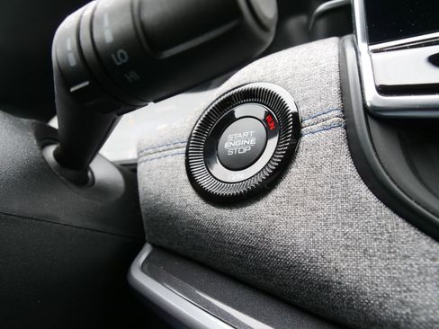 Used 2024 Jeep Compass Latitude image 23