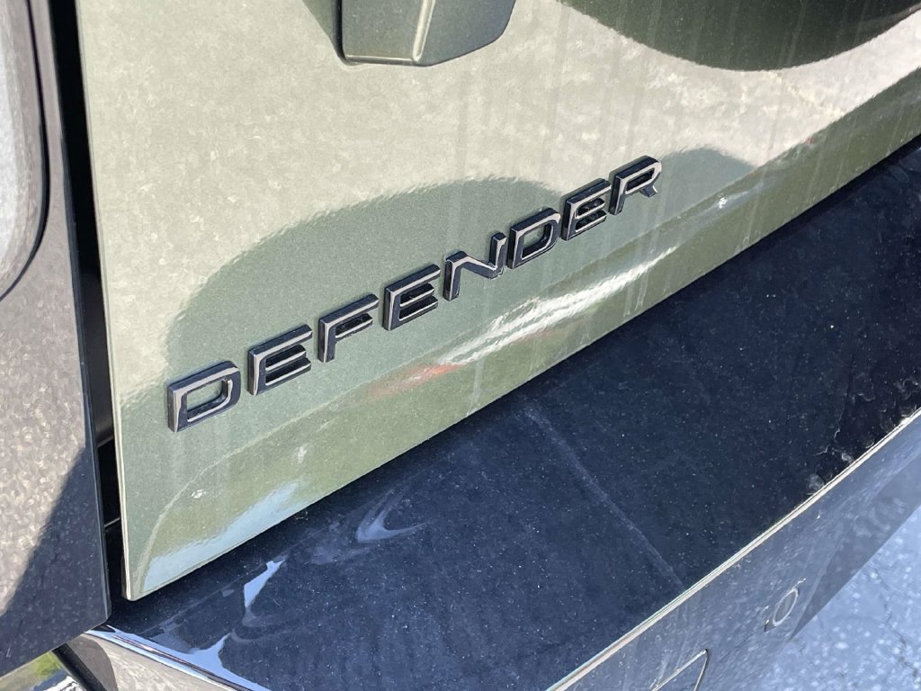 New 2026 Land Rover Defender 110 S AWD/4WD image 8