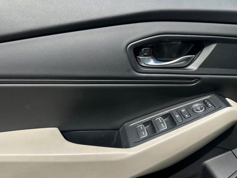 Used 2023 Honda Accord EX image 11
