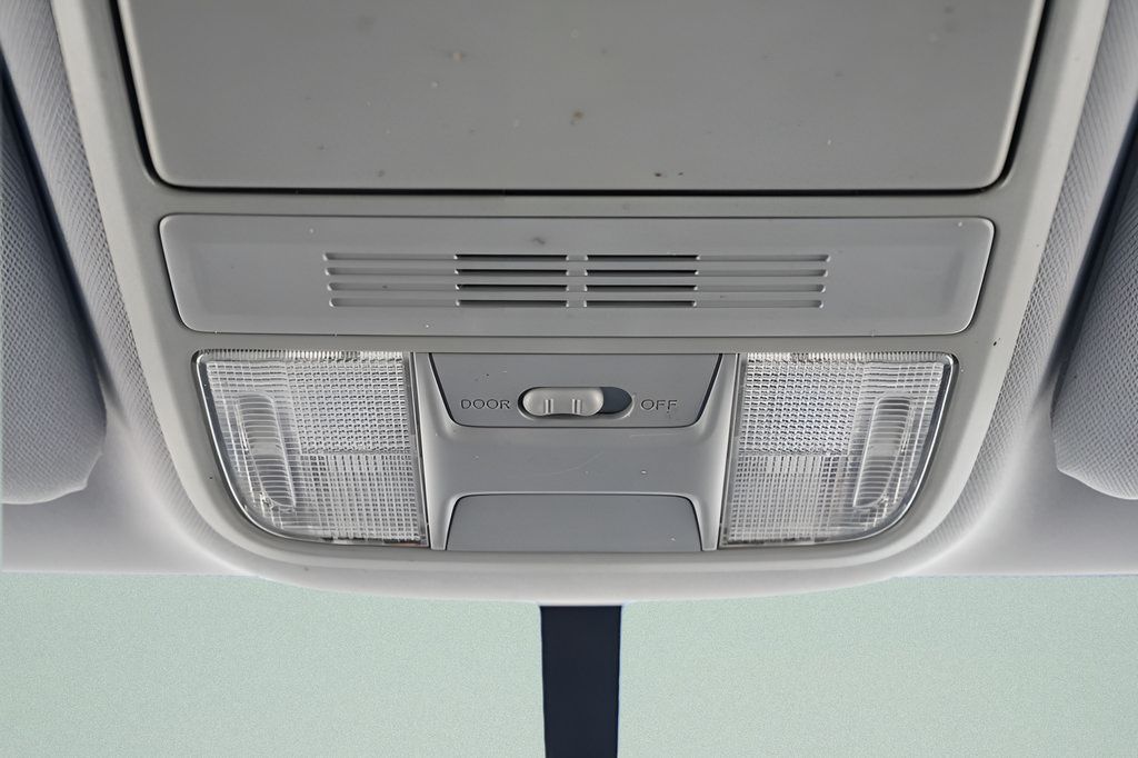 Used 2019 Honda CR-V LX image 17