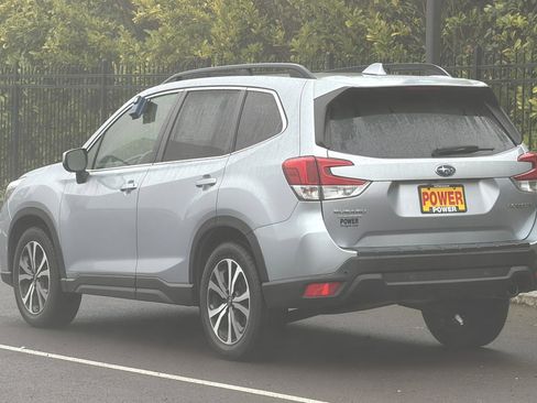 Used 2020 Subaru Forester Limited w/ Popular Package #3 image 6