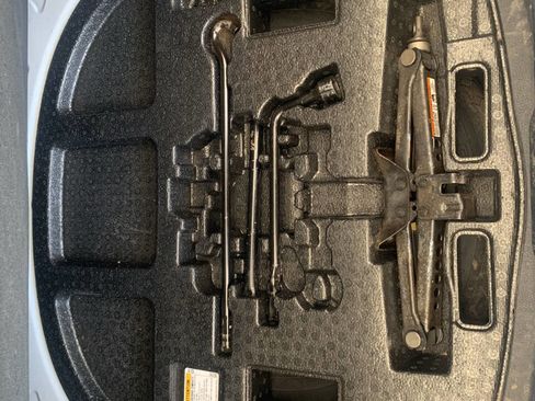 Used 2020 Toyota Camry SE w/ Carpet Mat Package image 19