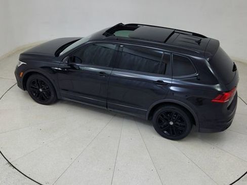 Used 2022 Volkswagen Tiguan SE R-Line image 81