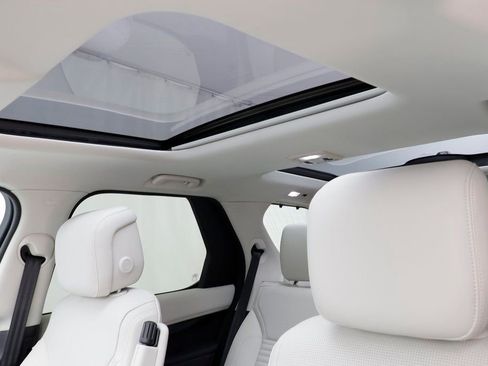 New 2025 Land Rover Discovery S AWD/4WD image 15