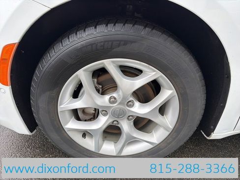 Used 2017 Chrysler Pacifica Touring-L Plus w/ Advanced Safetytec Group image 23