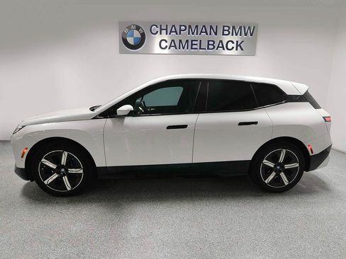 Used 2024 BMW iX xDrive50 w/ Premium Package AWD/4WD image 3