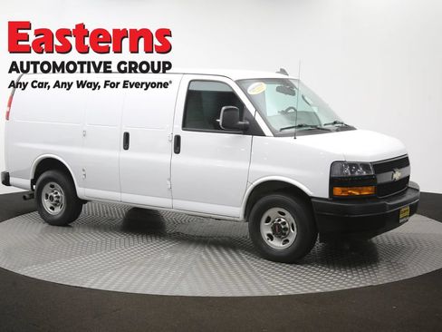 Used 2021 Chevrolet Express 2500 RWD image 40