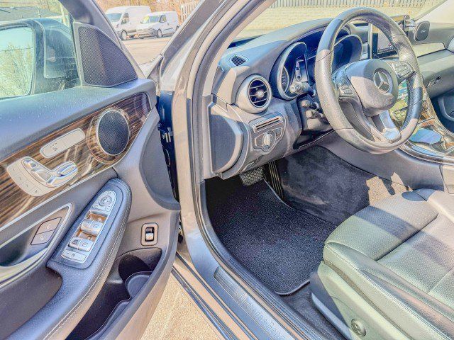 Used 2018 Mercedes-Benz C 300 4MATIC Sedan w/ Premium Package image 10