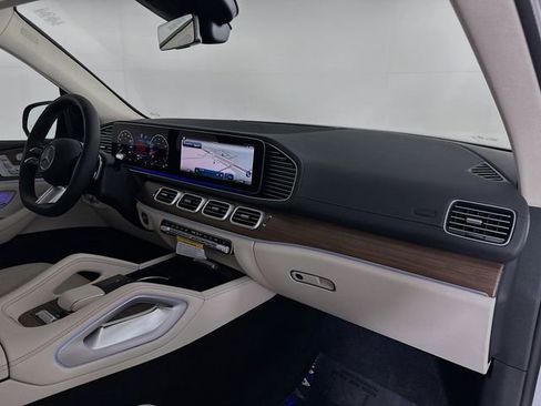 New 2026 Mercedes-Benz GLS 450 4MATIC image 30