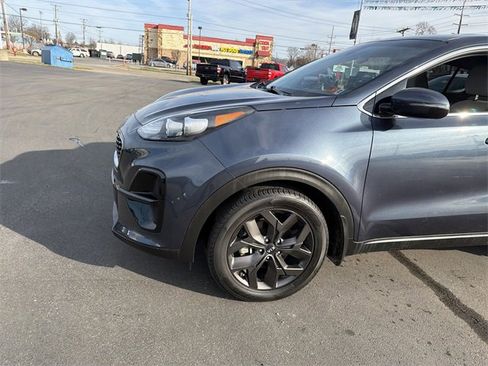 Used 2022 Kia Sportage LX w/ LX FWD Value Edition Package image 9