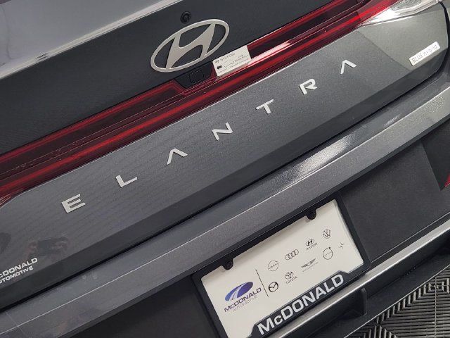 Certified 2025 Hyundai Elantra Hybrid FWD image 9