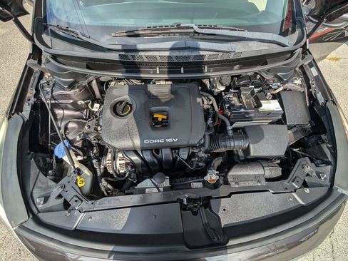 Used 2018 Kia Forte LX image 10