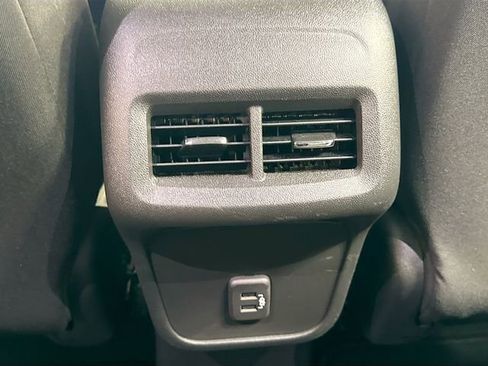 Used 2023 Chevrolet Equinox LS FWD image 24