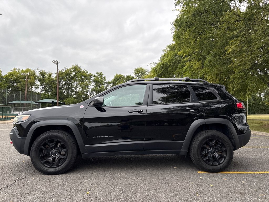 Used 2020 Jeep Cherokee Trailhawk AWD/4WD image 3
