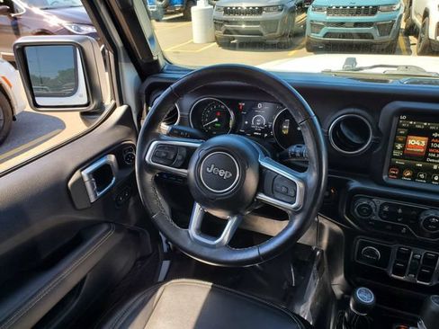 Used 2023 Jeep Wrangler Unlimited Sahara w/ Cold Weather Group AWD/4WD image 6