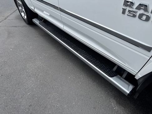 Used 2017 RAM 1500 Laramie AWD/4WD image 11