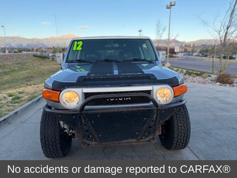 Used 2012 Toyota FJ Cruiser 4WD w/ Convenience Pkg image 2