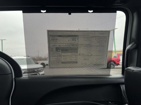 New 2026 Chrysler Pacifica Select image 47