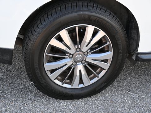 Used 2019 Nissan Pathfinder SV FWD image 7