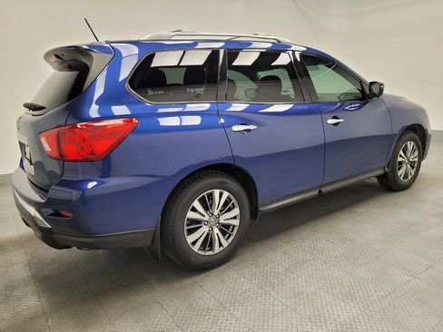Used 2018 Nissan Pathfinder S image 10