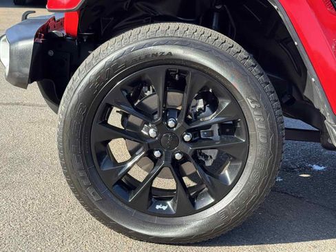 Used 2021 Jeep Wrangler Unlimited Sahara image 6