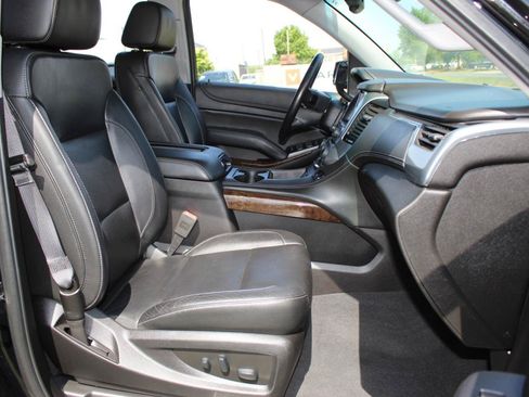 Used 2019 Chevrolet Tahoe LT w/ Luxury Package AWD/4WD image 23