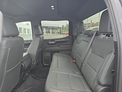 Used 2022 GMC Sierra 1500 SLE w/ X31 Off-Road Package AWD/4WD image 16