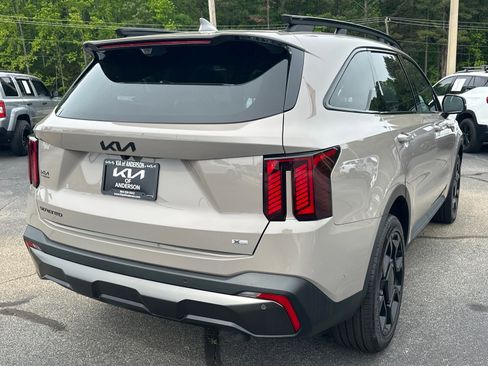 Certified 2025 Kia Sorento SX Prestige w/ Olive Brown Leather Package AWD/4WD image 3