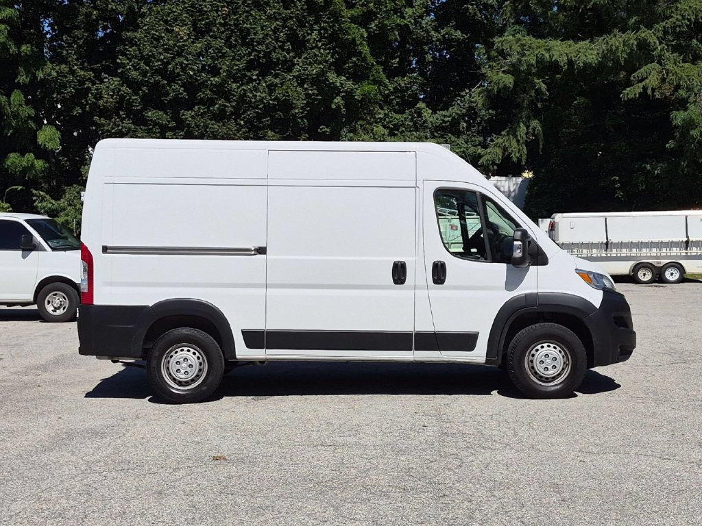 Used 2025 RAM ProMaster 2500 w/ Convenience Group FWD image 2