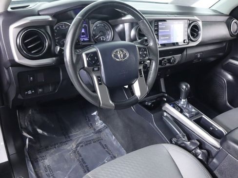 Used 2020 Toyota Tacoma SR5 image 9