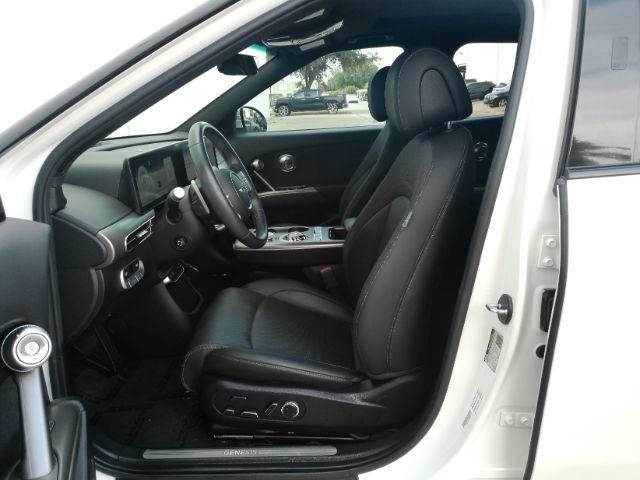 Used 2024 Genesis GV60 RWD image 16