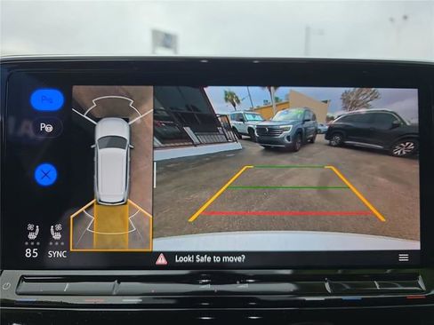 Used 2025 Volkswagen Atlas SEL Premium R-Line image 23