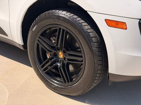 Used 2015 Porsche Macan S w/ Premium Package Plus AWD/4WD image 3