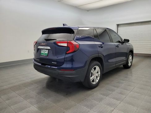 Used 2022 GMC Terrain SLE image 9