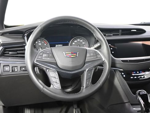 New 2025 Cadillac XT5 Sportv w/ Technology Package image 12