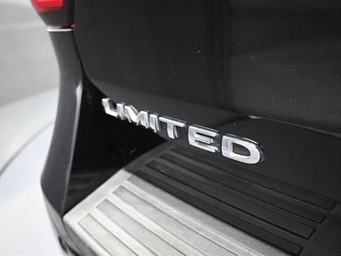Used 2023 Ford Expedition Limited RWD image 5
