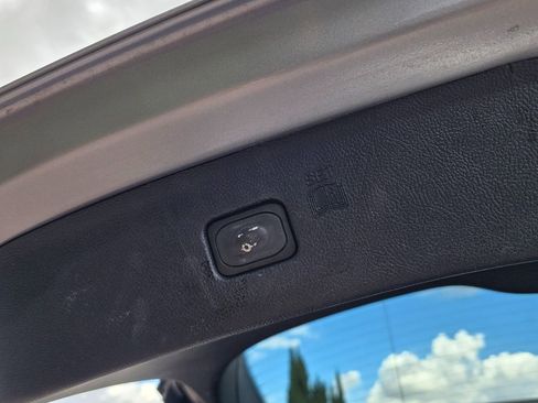 Used 2022 Ford Edge Titanium image 18