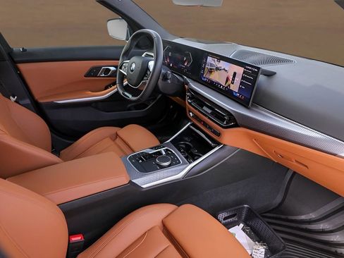 Used 2025 BMW 330i Sedan w/ Premium Package image 29