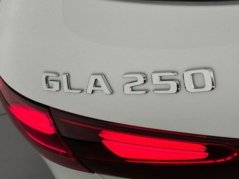 Certified 2026 Mercedes-Benz GLA 250 image 10