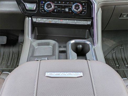New 2025 GMC Sierra 2500 Denali w/ Denali Reserve Package image 23