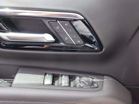 New 2026 Chevrolet Tahoe High Country AWD/4WD image 17