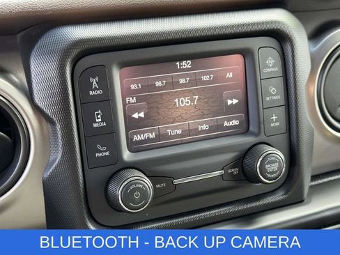 Used 2020 Jeep Wrangler Sport S image 2