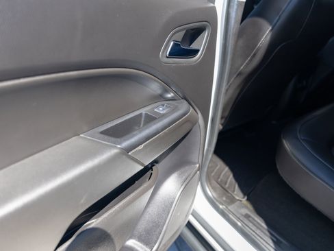 Used 2018 Chevrolet Colorado ZR2 image 32