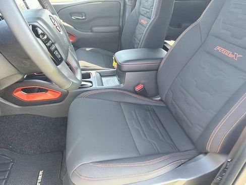 Used 2025 Nissan Frontier Pro-X RWD image 18