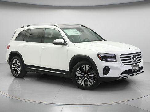 New 2026 Mercedes-Benz GLB 250 image 1