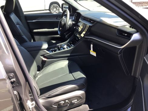 New 2026 Jeep Grand Cherokee Limited AWD/4WD image 9