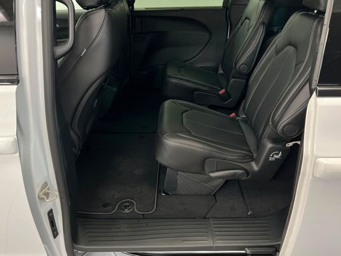 New 2026 Chrysler Pacifica Select w/ S Appearance Package image 20