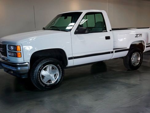 Used 1997 GMC Sierra 1500 4x4 Regular Cab w/ Marketing Option Pkg 3 image 3
