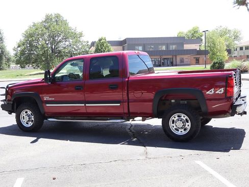 Used 2006 Chevrolet Silverado 2500 LT w/ Onstar Plus Package AWD/4WD image 8